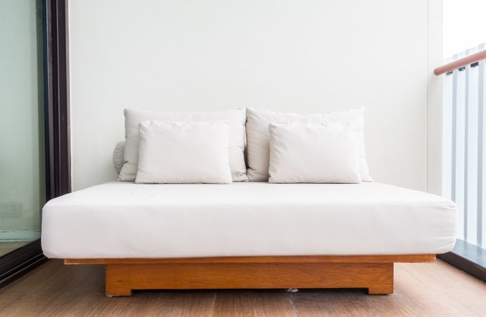 Jak łóżka z pojemnikami pomagają oszczędzać miejsce w małych pomieszczeniach